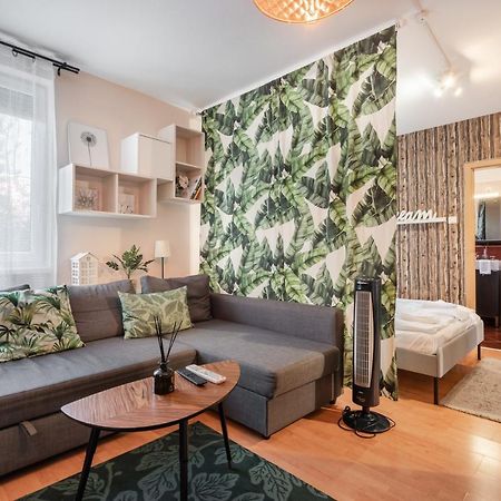 Green Lush Apartment Budapest Exterior foto